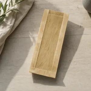 Bäckerbeutel, Faltenbeutel mit Fenster "Kraft" – Ansicht von oben auf hellem Holztisch