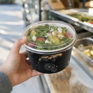 Salad Bowl Premium: Die auslaufsichere und nachhaltige Salatschale für Ihren Lieferservice – im Einsatz